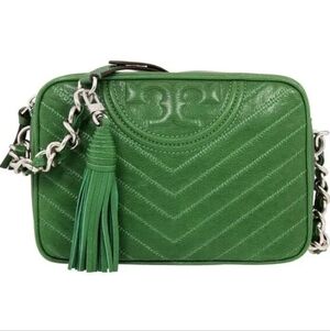 LIKE NEW TORY BURCH FLEMING CHEVRON CAMERA CROSSBODY BAG